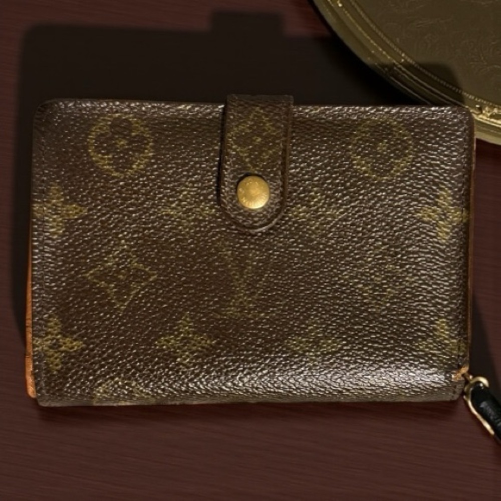 Louis Vuitton Kiss Lock Wallet